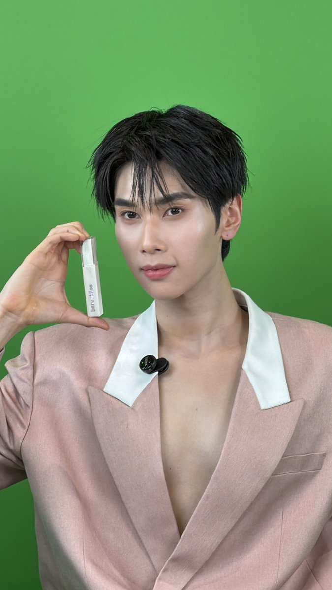 barenbliss_th's tweet image. คืนนี้น้องดังมาไลฟ ปังกันมั้ยทุกคน 💖
ขอบคุณน้อง @dunknatachai ที่มาร่วมแจกความปังทุก Matte ใน #barenblissxDunk นะคะ 🥰

ขอฝากน้อง calming (007) + น้องลูกพีช (818) กันด้วยน้า 🫧

สำหรับใครที่ช้อป #ลิปแมทเนื้อครีมbarenbliss ใน LIVE เตรียมรอลุ้นรับโพลารอยด์สุดพิเศษได้เลย 

📌…