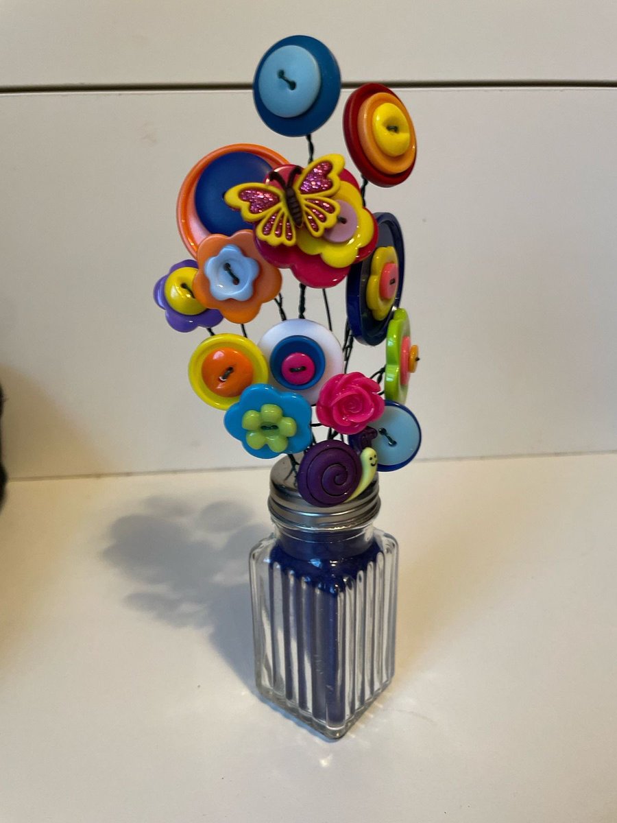 faewings's tweet image. button flowers ❀