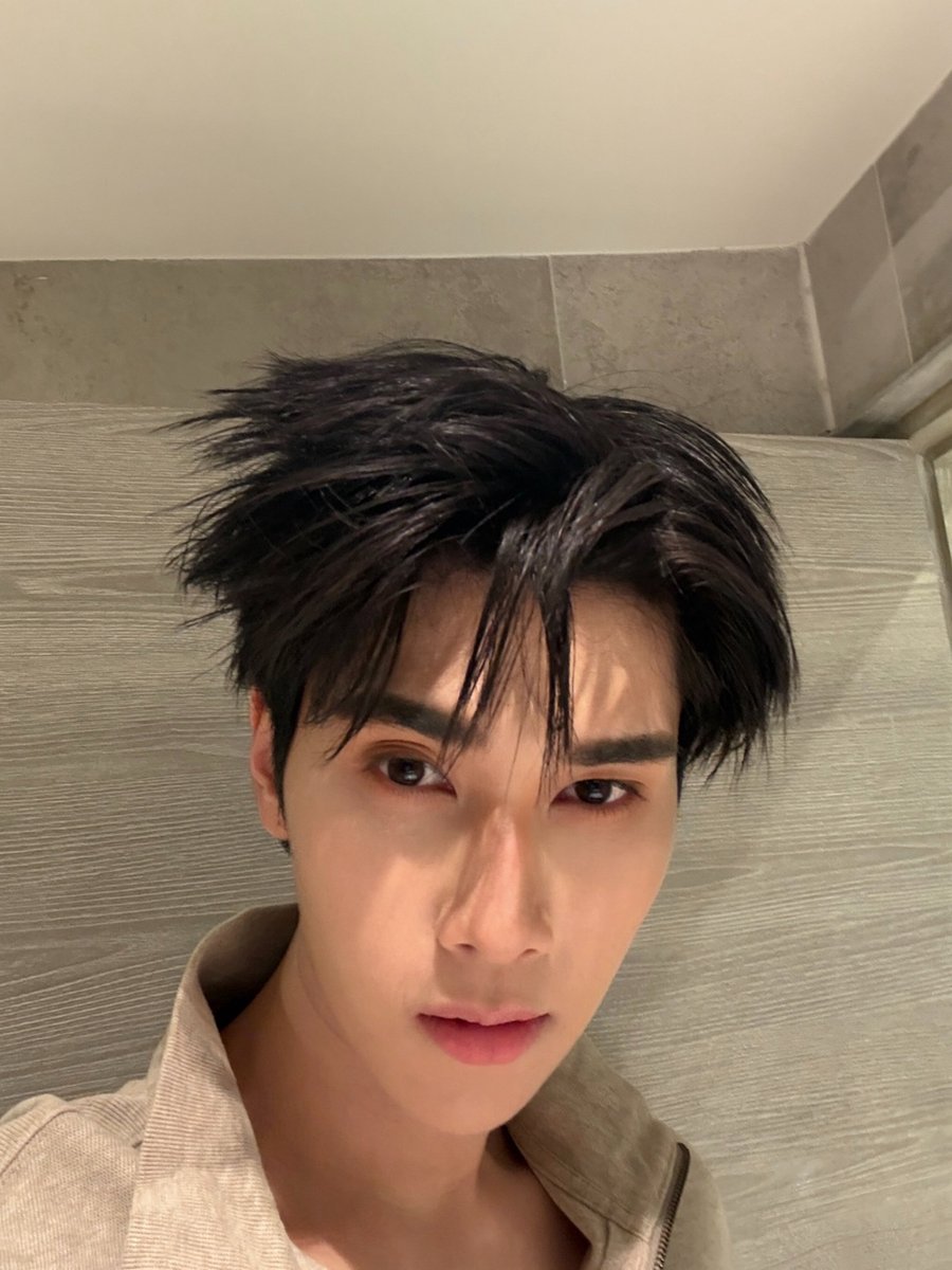 dunknatachai's tweet image. Thank you for all of your support 🐻‍❄️🖤

MATTE LIP WITH DUNK
#barenblissxDunk