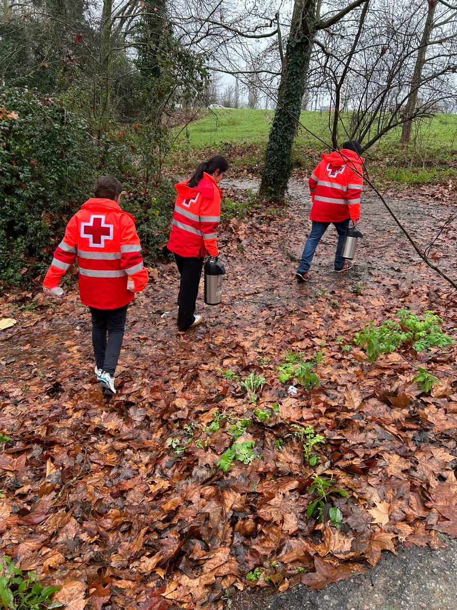 CreuRojaCAT's tweet photo. Davant l'alerta #INUNCAT a Girona activem el dispositiu d'atenció a persones sense llar. Des d'ahir disposem d'un alberg a Sant Feliu de Guíxols i avui a Girona ciutat. A més, hem traslladat 40 persones de la residència Altem, que es troba en zona inundable.

@CreuRojaGirona https://t.co/RWGhZV1uFV