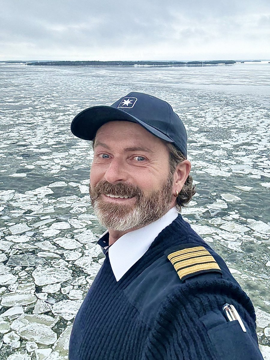 ThomasLindegard's tweet photo. On Venta Maersk, our purpose as an ice class vessel is to navigate through ice to maintain the supply chains in the Baltic and North Sea all year round. So when we see the first signs of in the open ocean, we can’t help but smile!
#seafarersarekeyworkers #Maersk #CaptainThomas https://t.co/TnafwIxHx6