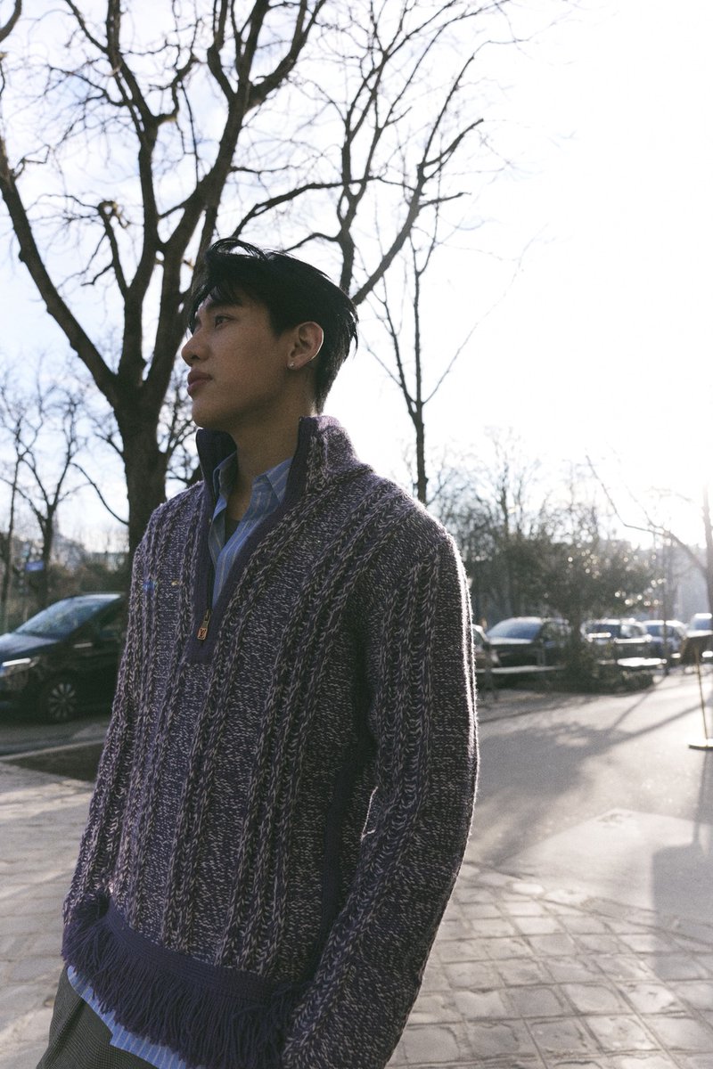 #LOfficielMode ส่องลุคสุดแคชชวลของ แบมแบม (@bambam1a) ขณะกำลังเตรียมตัวเข้าร่วมรับชม Louis Vuitton Men’s Fall Winter 2026 ถ่ายทอดสดจากกรุงปารีส คืนนี้เวลา 02.00 น. (ประเทศไทย) 

#LOfficelThailand #LVMenFW26 #BamBam #뱀뱀 #BamBamxLVMenFW26