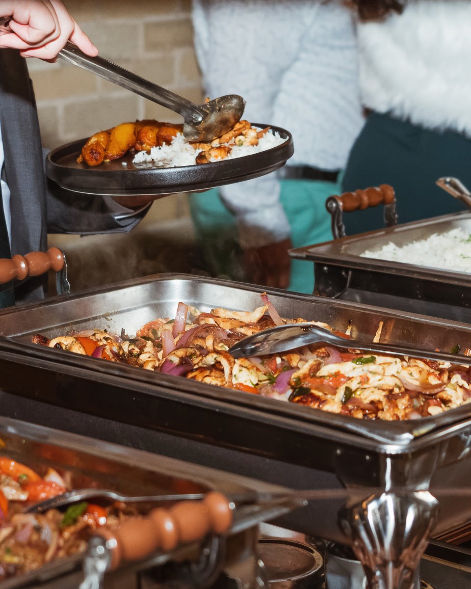 perubrothers's tweet photo. Order catering today! 🍽️🎉

Weddings, birthdays, office lunches 💍🎂🏢
Buffett, full service, boxed lunches 🍱🍴

We’ll design the perfect catering for any event! ✨🥳

Email us at info@peruvianbrothers.com
📧 or call us at (703) 625-6473 📞

#catering #eatperuvian #peruvianfood https://t.co/zdCo1SCAnk