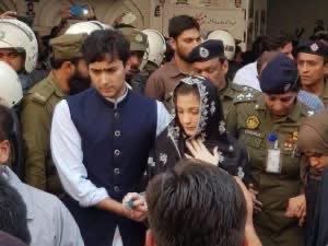 FarhanAries008's tweet photo. We had seen even these days too, O Allah If You have granted happiness then celebrate it wholeheartedly it is our right ๐
#AllahHasGivenHappiness #CelebrateWholeheartedly #ItsOurRight #JunaidSafdarWedding
#MaryamNawaz https://t.co/mHr4Zkwk2a
