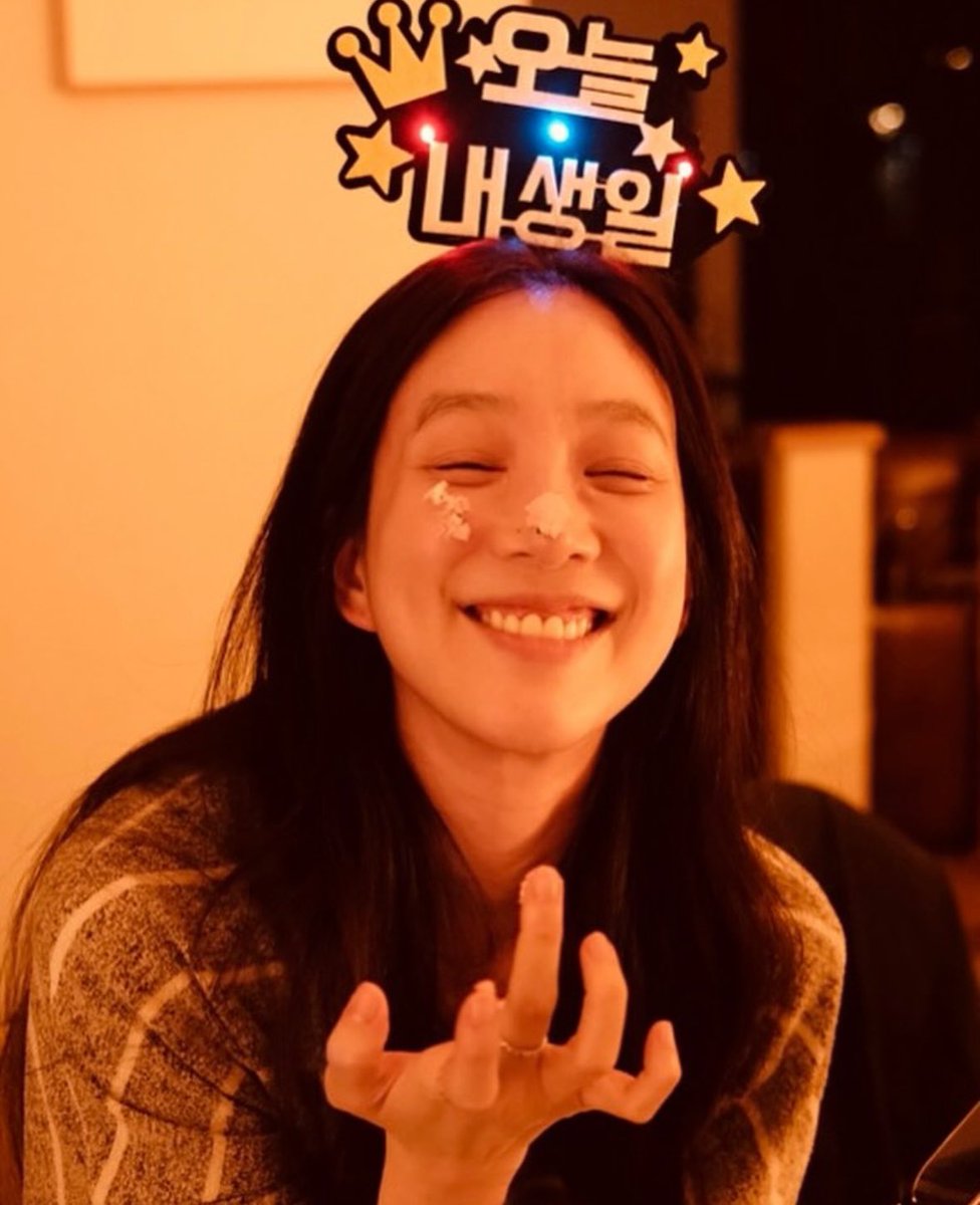 ⭐️🎂happy yoana day🎂⭐️
오늘은 세상에서 가장 행복한 날이 되기를❤️