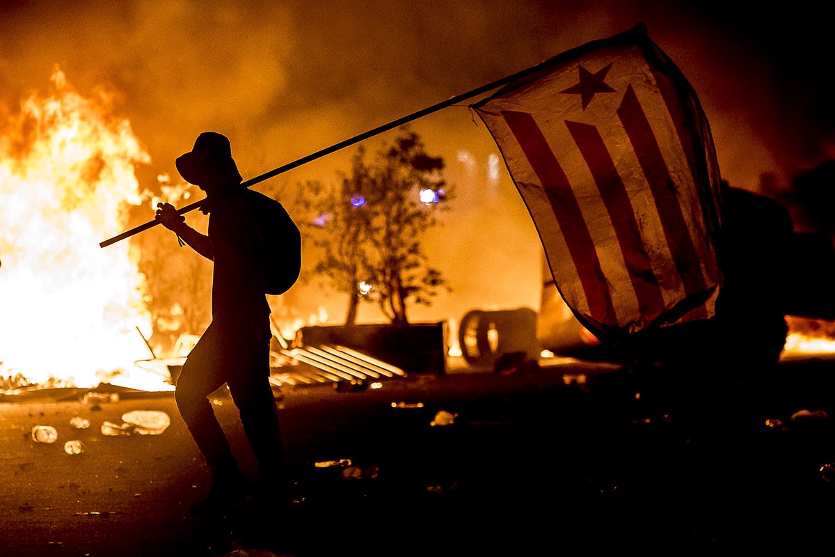 Orgull del nostre jovent d’#Urquinaona.

Per molts documentals que es facin, la història no es reescriu.

Fins a la victòria!