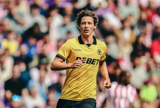 Valencia360_'s tweet image. ➡️  Corberán ha llamado a Fer López para intentar convencerlo de que vaya al Valencia en este mercado en lugar de al Celta 

🦇 El club valenciano se entromete en su llegada a Vigo cedido por Wolves

👀 La clave será si el Celta acepta cesión de 6 meses

Via @__AngelGarcia__