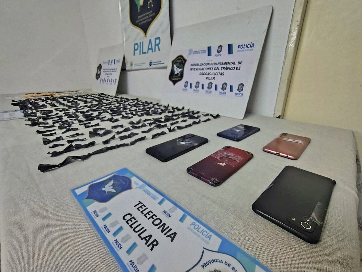 🚨VILLA ASTOLFI: UNA DEALER CAPTURADA Y 240 DOSIS DE COCAÍNA SECUESTRADAS🚨

Lee la nota completa en: bit.ly/3ZmPp6k⬅️