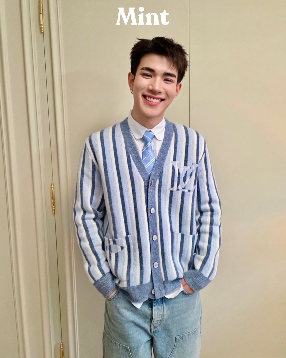 mintmag_th's tweet image. ยิ้มหวาน! #MintReports ส่งภาพหนุ่ม ‘โฟร์ท’ ที่ได้บินลัดฟ้าสู่ปารีสเพื่อร่วมชมโชว์  Louis Vuitton Men’s Fall-Winter 2026 ในคืนนี้เวลา 02.00 น. ตามเวลาประเทศไทย รอให้กำลังใจเจ้าตัวได้เลย💚

📌ตามไปรอชมภาพหล่อเพิ่มเติมได้ที่ IG Broadcast : Mint วงเขียว (Close Friends) หรือ…