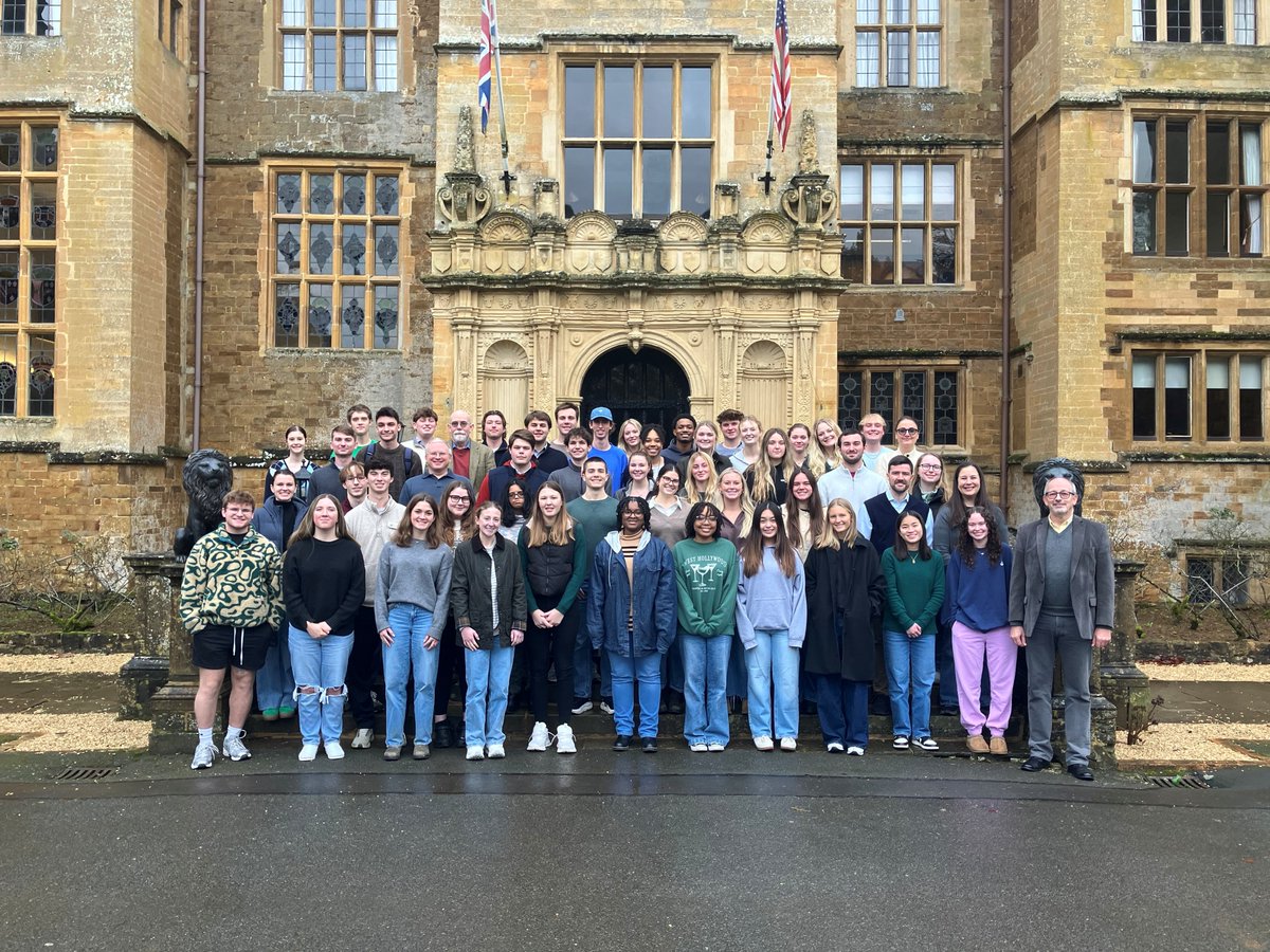 We've welcomed three groups from Randolph Macon College to Wroxton this January. We hope they're enjoying their stay. They leave next week.