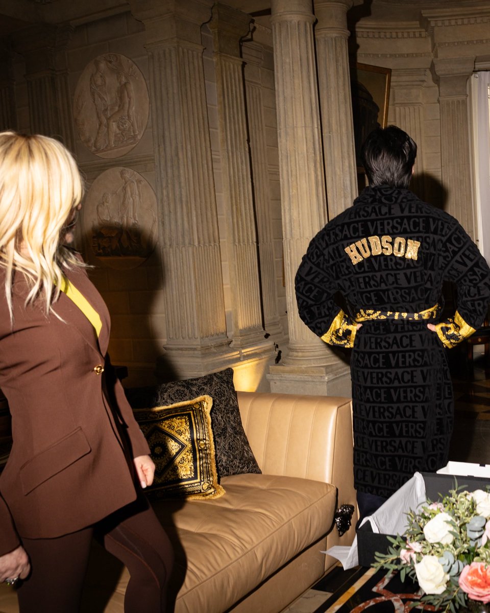 hudsonwupdates's tweet image. “Showing Hudson Williams around the Versace cottage 💜✨” - Donatella Versace via Instagram