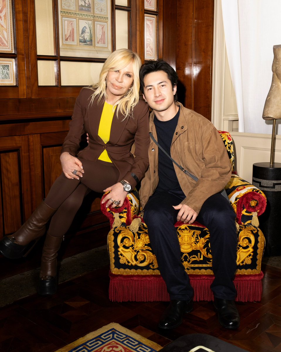 hudsonwupdates's tweet image. “Showing Hudson Williams around the Versace cottage 💜✨” - Donatella Versace via Instagram