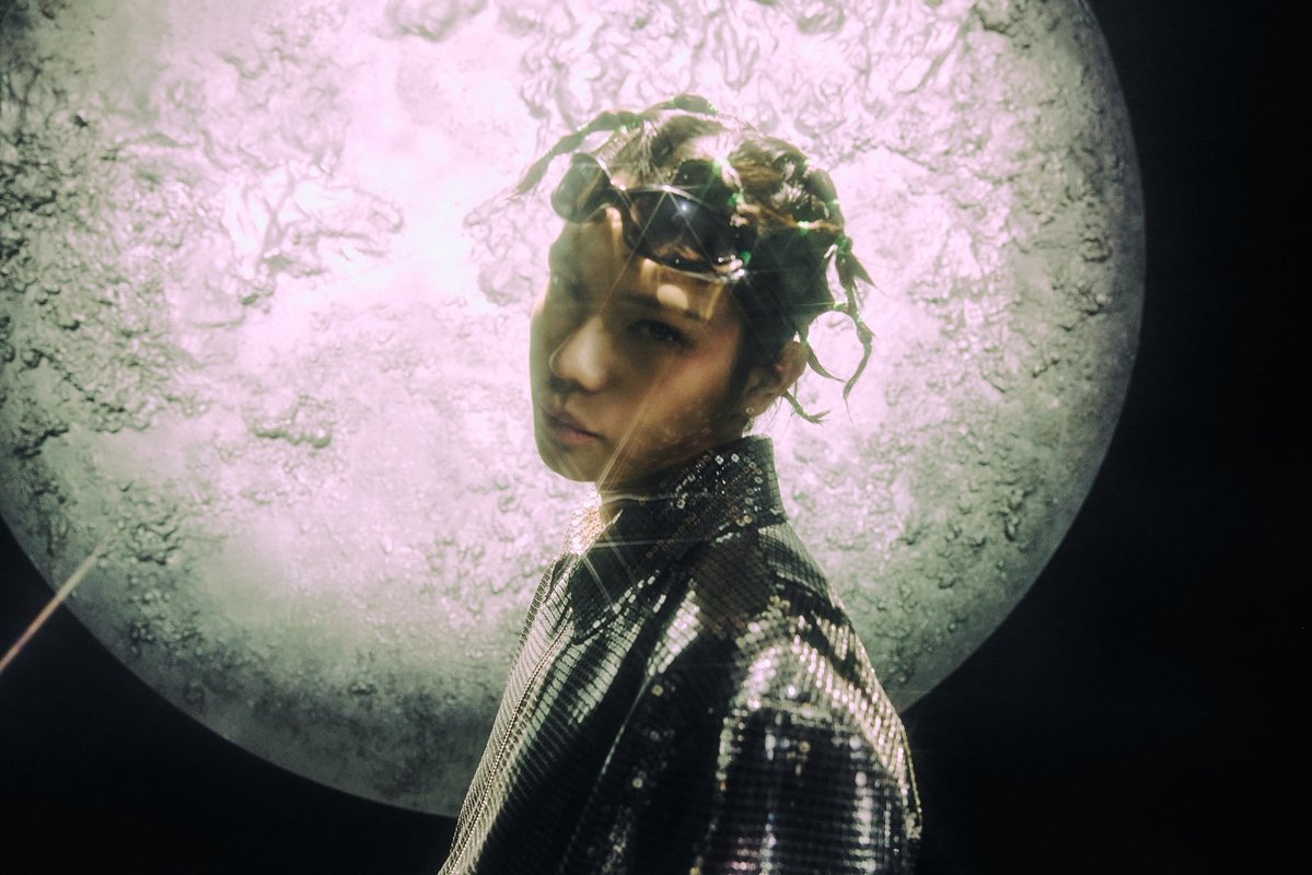 TheePopCore's tweet image. Happy 20th birthday to the talented and gifted, endlessly amazing, effortlessly handsome, truly perfect, and beautifully shining vocalist and leader, OHYUL of LNGSHOT!