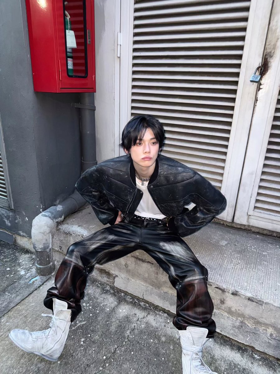 lovers_zine's tweet image. My #𝐛𝕝ack黑ʼ𝐡eart ya está listo par escuchar a todo volumen #𝕝o͞ng𖠇ྀིུ𝜗𝚌hat en la #𝑚æ𝕝un𓉸ྀི𐚈𝐫ad𝕚o͞ qué lanzaron nuestras niñas explotaditas 

𝕥𝑤inklǝ̤ 𝚔oü𝗵eɪ፝ ❀꫶᳜᳝ᰭ🌸 𝓁o𝒗e