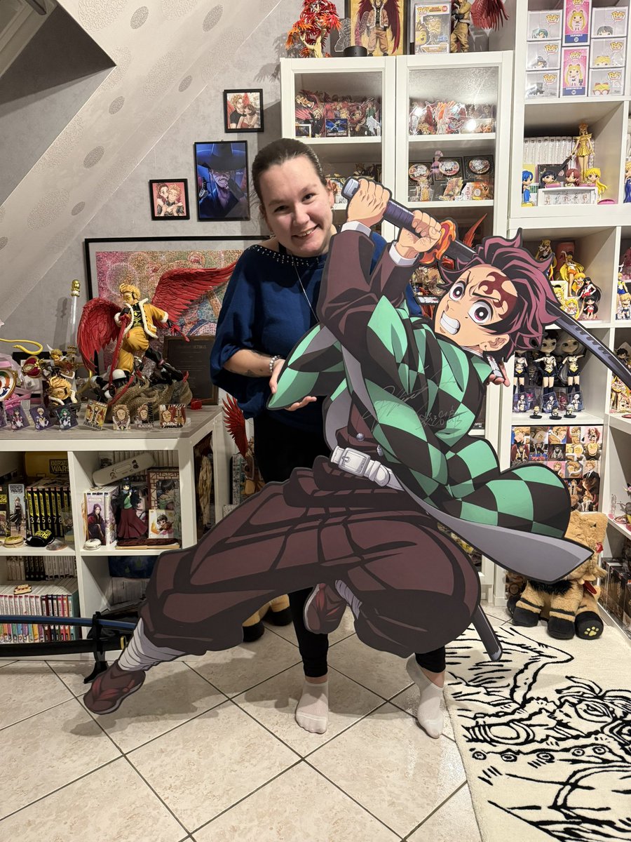 Qui peut s’asseoir à ma table et dire « j’ai le meilleur objet de collection demon slayer »