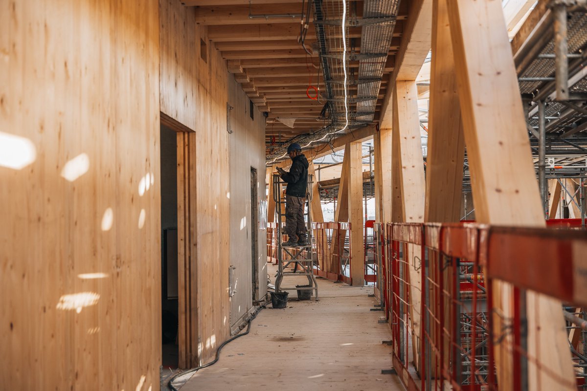 RegionNormandie's tweet image. Un nouveau campus pour l’école d’ingénieurs #ISEN Ouest est en construction à #Caen. 🎓

Ouverture prévue en 2027, avec une capacité de 500 #étudiants. Un projet de plus de 30 millions d’euros, pour renforcer la formation et l’attractivité du territoire. ➡️normandie.fr/repondre-aux-b…