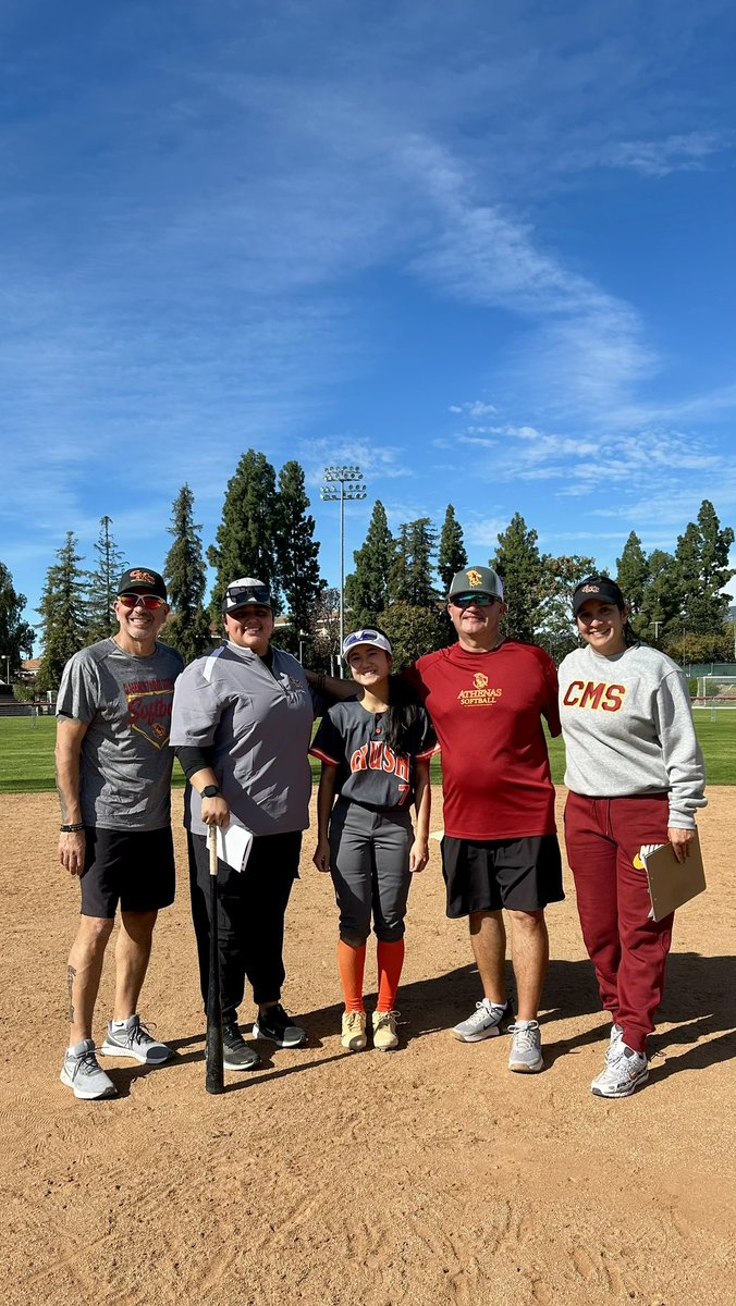 cassiearakawa's tweet photo. Thank you Coach @SkaniaValencia , Coach Rocco, Coach Ralph, Coach Bert and all the @CMSAthenaSB players for a great camp experience on Sunday! I loved learning more about the game and the CMS program ❤️💛
 
 @MDCrushNatl @SoftballDown @mocoSBbulletin @Best4Recruiting https://t.co/0F7yK1Yi0W