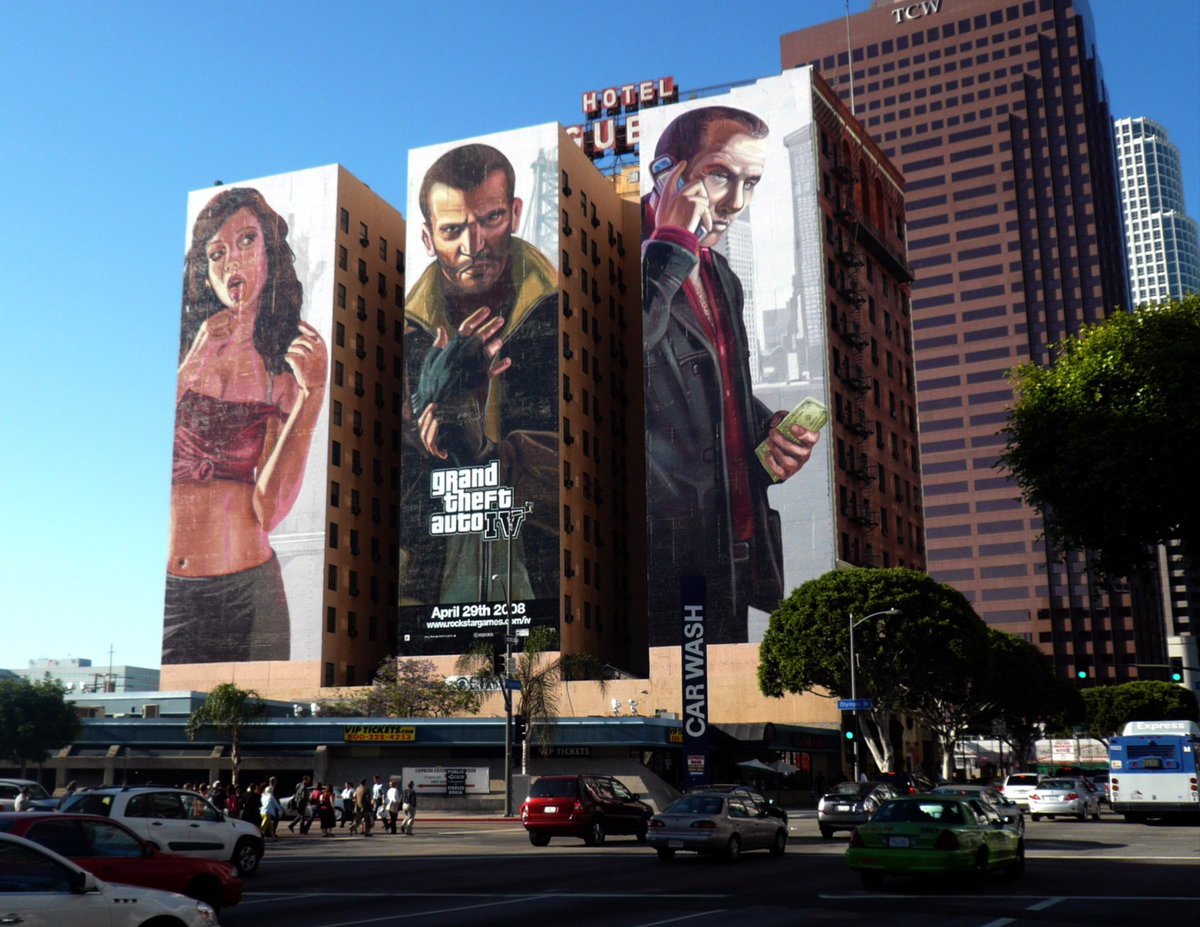 VideoGameHstry's tweet photo. GTA IV ads on buildings (2008) https://t.co/RXGeSVHJ9v