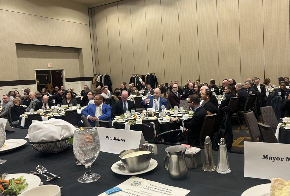 Eric Mikkelson tweet media