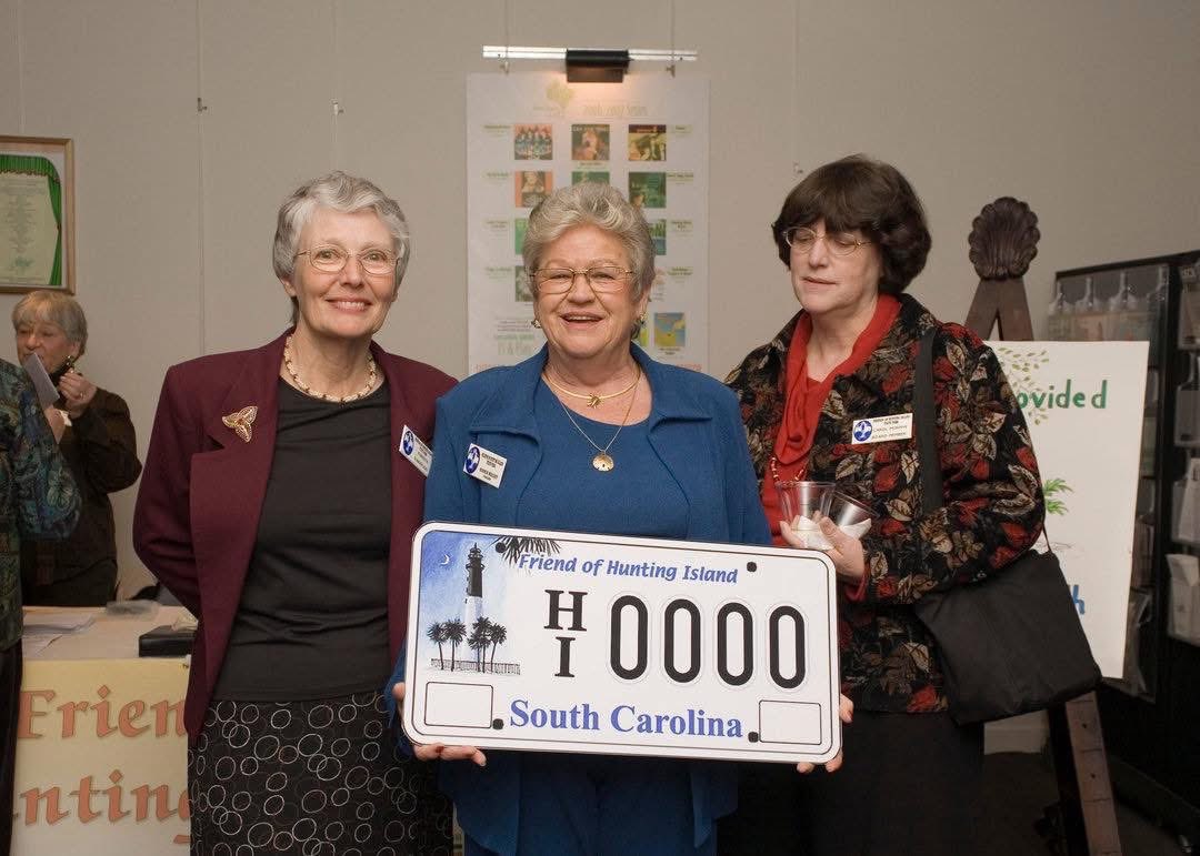 You’ve  seen them around town ….

📸 The 2007 FOHI team ❤️
President Roberta Gunderson, President-elect Bonnie Wright, Treasurer  Carol Murphy that put this together!

Get your plate HERE 👇🏻

friendsofhuntingisland.org/license
