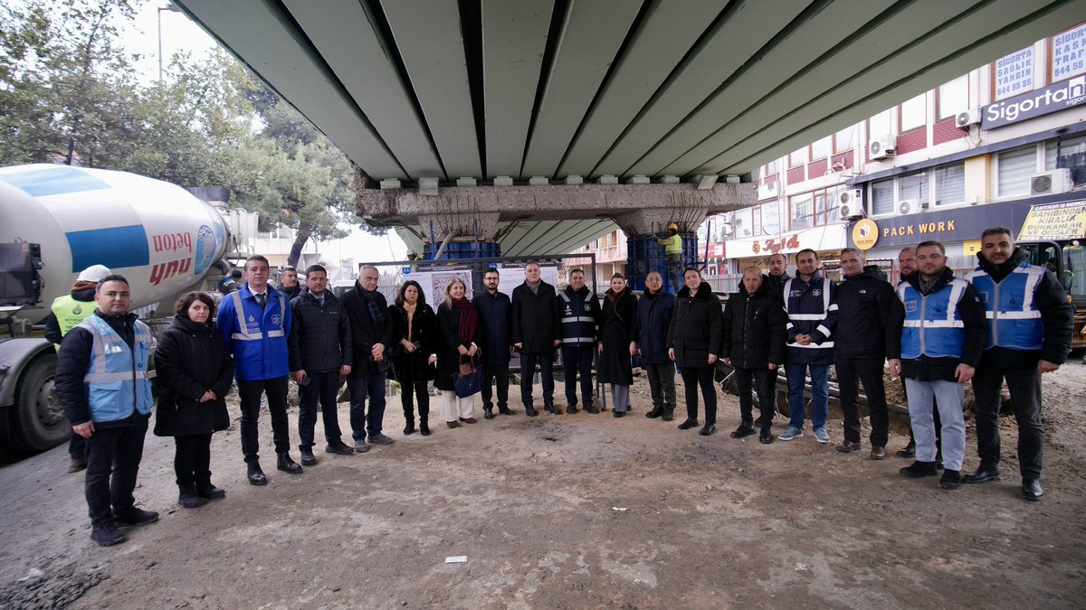 #Bayrampaşa Muhittin Üstündağ Kavşağı Köprüsü’nde, deprem anında 1. derece acil ulaşım ağı üzerinde yer alan yapıda, mevcut statik riskler nedeniyle güçlendirme çalışmalarımızı sürdürüyoruz. 🏗️

#İBBFEN