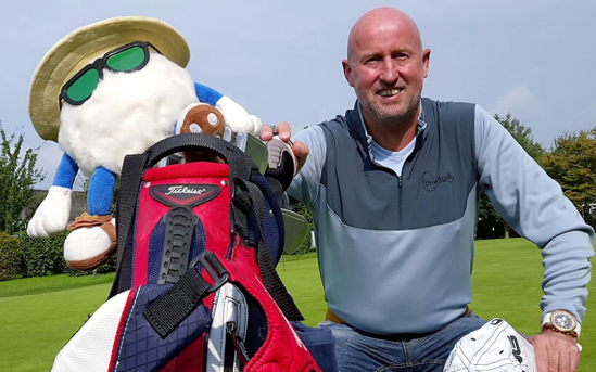 JOEHOE OPGELET! 😍😍PASSIE4GOLF WINTERWEKEN⛳met golf touroperator Bert van de Heuvel. ,,Tot mijn vreugde won ik een arrangement. Als klap op de vuurpijl, kreeg ik er een sneeuwpoppen headcover bij''. Lees zijn mooie verhaal: 👇👇👇
passie4golf.nl/sneeuwpopje.ht…😍