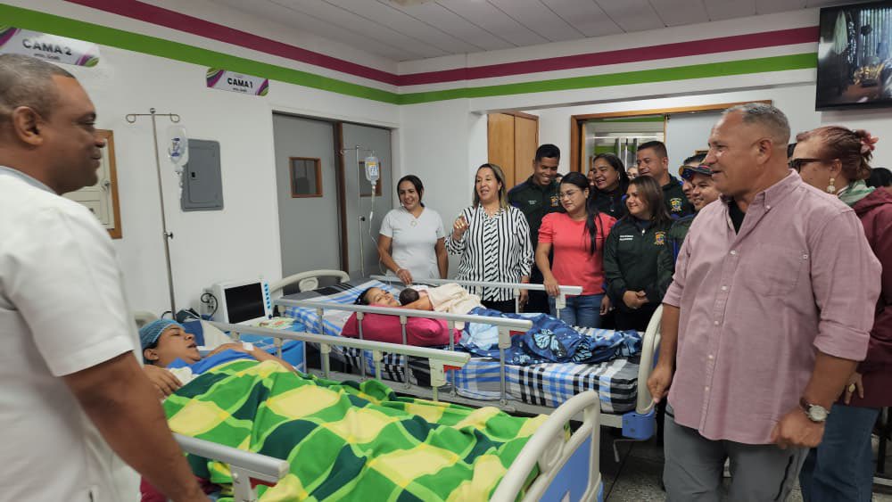 Hoy junto a nuestros concejales y concejalas, estamos en el hospital municipal de Ciudad Bolívar un espacio para la atención de nuestro pueblo 

Son once años llevando esa mano amiga en materia de salud a todas las personas, gracias a las políticas revolucionarias
