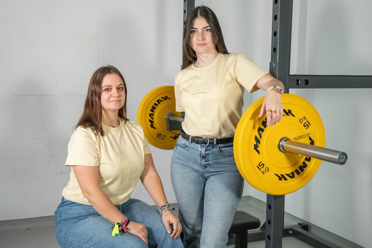 Burgos_CF's tweet image. 👕 ¡Nueva camiseta BCF!

💛 Del color de los campos de Castilla y con el escudo estampado 🛡️

¿Quieres la tuya? Pues ya disponible en la Tienda Online y en cualquier #BCFTienda física 🛒

#BurgosCF