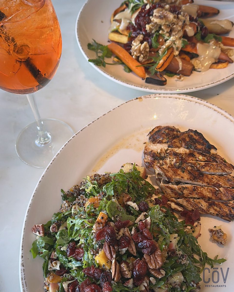 Dinner, a cocktail, a glass of wine. The perfect night, done right.🍹🍷

📸 @jamiedarose

#LifeAtTheCoV