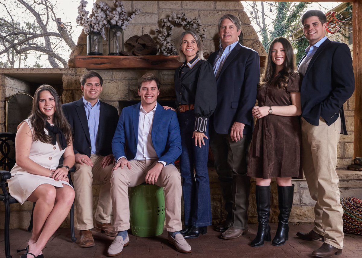 SellForTexas19's tweet photo. I’m Tom Sell - an America First conservative, rancher, businessman, and 5th generation West Texan. My campaign for TX-19 is fueled by the deep love I have for my family and for our region. I’m proud of the race we are running: fighting for West Texas - fighting for YOU! 

Let’s make common-sense common again. I’m ready to work alongside @POTUS to keep our borders secure, fight for our farm and ranch families, and to create a better future for generations to come.

We’ve got another great week on the road planned. See you out there.