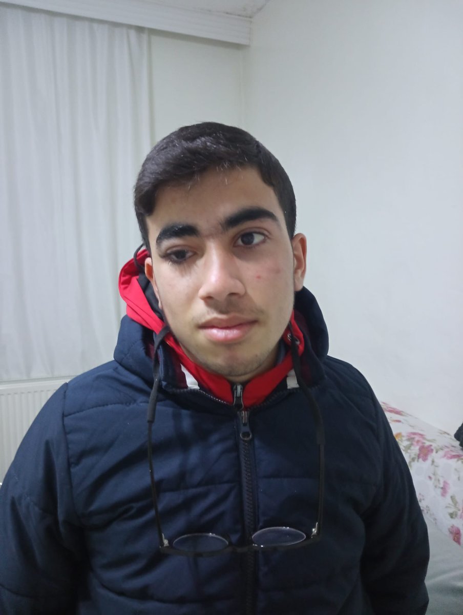 kadiryardim27's tweet photo. Bir gencin mutluluğuna daha vesile olduk. Arkadaşları arasında ne yazık ki alay konusu edilen ve bu nedenle psikolojisi de etkilenen kardeşimiz Burhan'ın protez göz nakil ameliyatı ve işlemleri tamamlandı. Artık o da yaşıtları ile denk bir şekilde hayatına devam edebilecek. Bize desteğini esirgemeyen hayırseverlerimize ve @GundemiAntep27 ve @SermetAtay  sonsuz teşekkürler. Genç kardeşimizi bundan sonra da yalnız bırakmayacağız. 
Son çocuk gülene kadar.