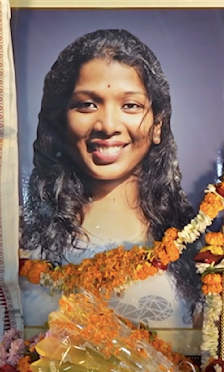 bhaktatripathy's tweet photo. A life lost deserves equal compassion, like all other accident victims. We urge the Hon’ble CM, Odisha to announce ex-gratia support for late journalist Sheela Patnaik, who died in a road accident without fault. 
Justice and dignity must be uniform, not selective. Her minor child deserves support.
@CMO_Odisha