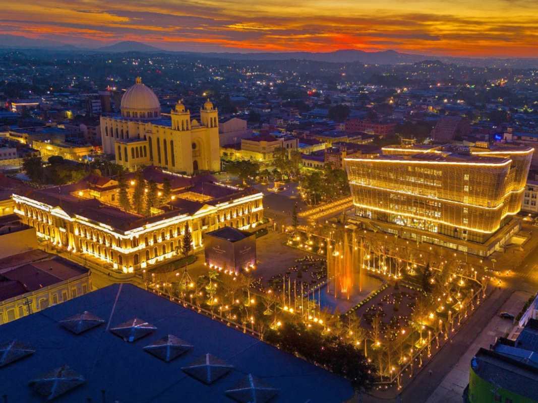Centro Histórico de San Salvador 🇸🇻

Antes                     |               Ahora