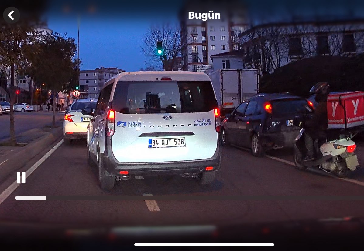GuvenBedri's tweet photo. 20 Ocak Salı günü saat 18:17’de 34 NJT 538 plakalı aracınız kaynak yaparak trafik kuralını çiğnemiştir. Bununla da kalmayarak kırmızı ışık ihlali yapmıştır. Şöför hakkında gerekli işlemlerin yapılmasını rica ediyorum. @Pendik_Belediye https://t.co/QKPwTRPRjm
