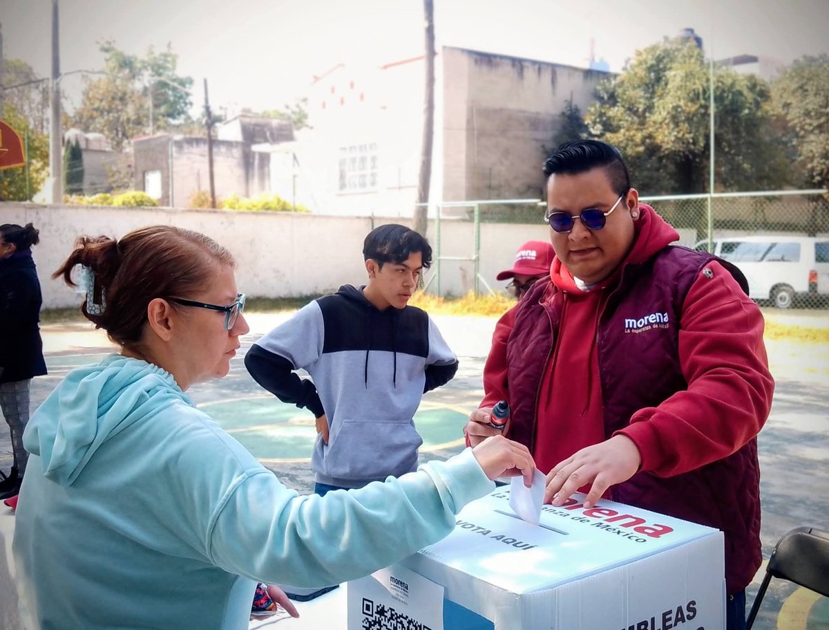 🌞 Muy buen día 

Asi se vivió la instalación del comité seccional 223  🗳️ en Azcapotzalco, con organización y convicción la transformación avanza en nuestra ciudad. Sigamos construyendo la utopía de la transformación. 🏳️‍🌈🏳️‍⚧️🤛🏻