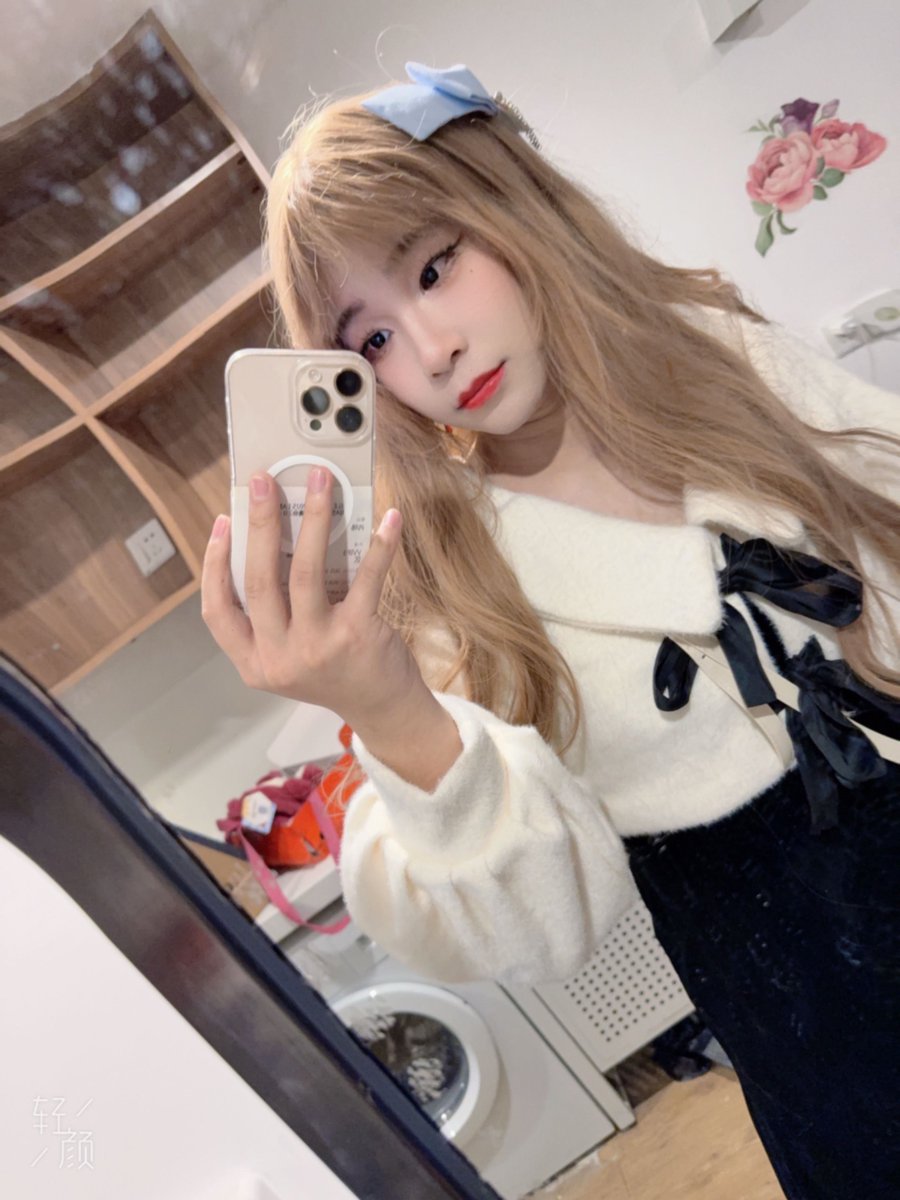 贝贝不想平胸 tweet media