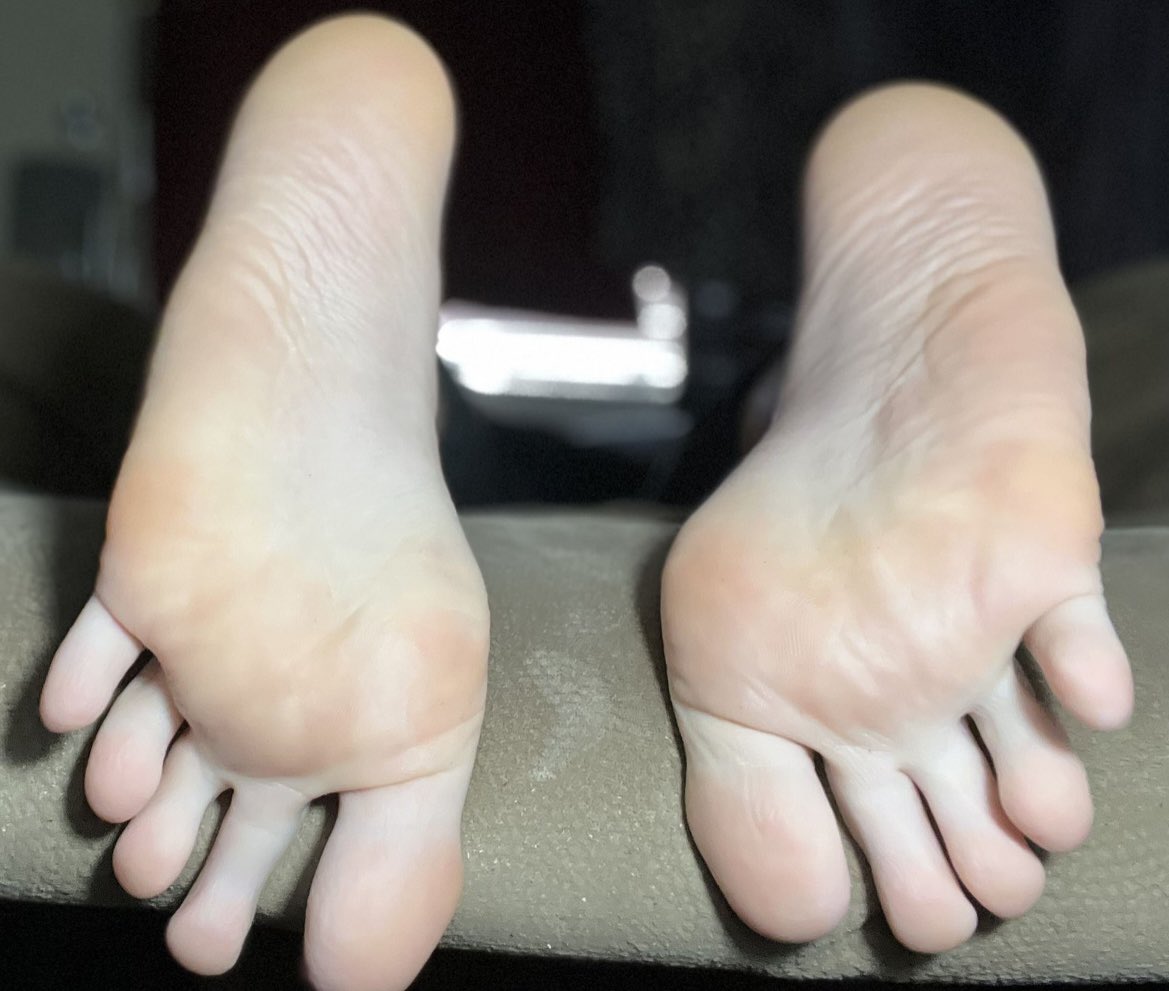 Ticklish Softies 👣 tweet media