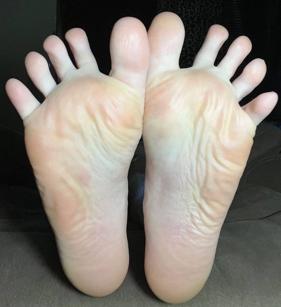 Ticklish Softies 👣 tweet media