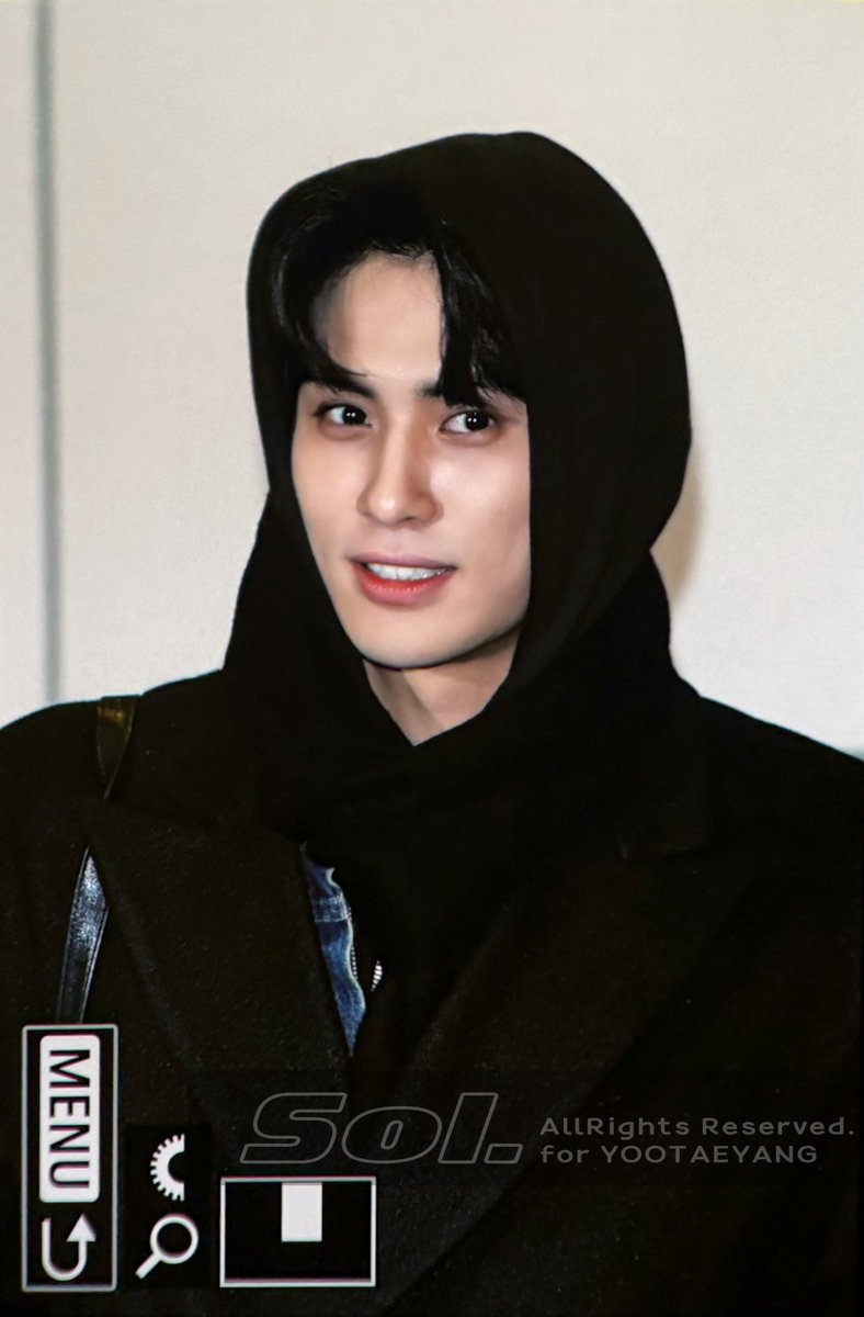 청청 입어놓고 사진 안 주는거 반칙이라고 생각함,, 
사람 하나 살리는 셈 치고 ㅈㅂ 한장만이라도..🧎🏻‍♀️🪽