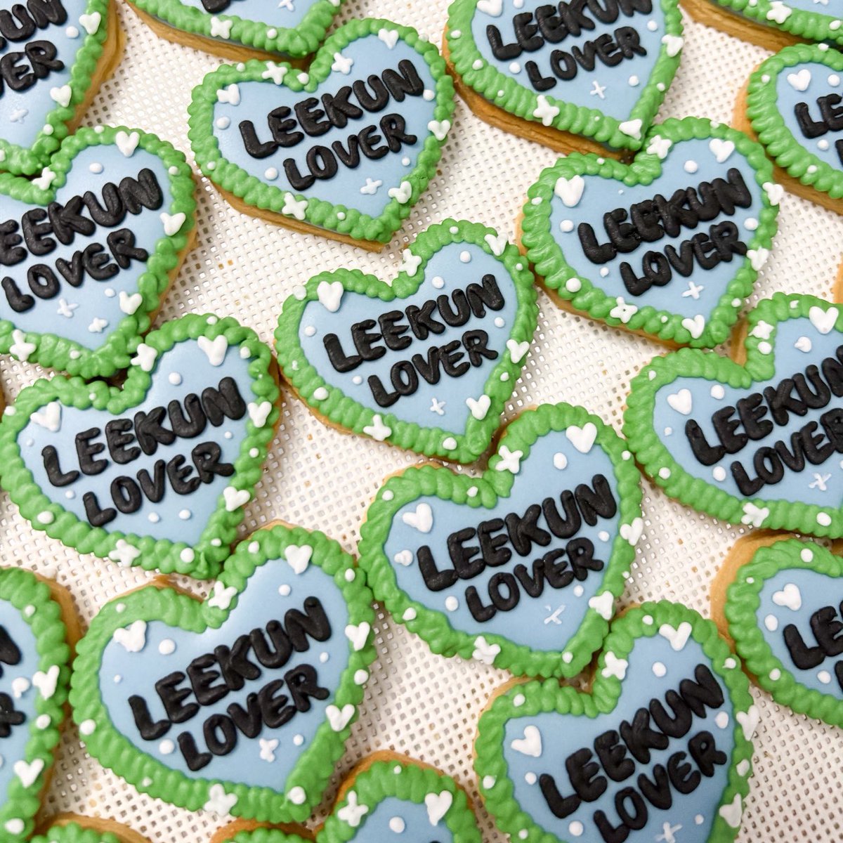 ของจริงมาแน้ว วันคอนอย่าลืมมารับกันเยอะ ๆ น้า สถานที่และเวลา tba ka  

* please don’t forget to show this below post with keyword ‘ชอบเล่นกับออง เพราะ…’ ˊᗜˋ ♡