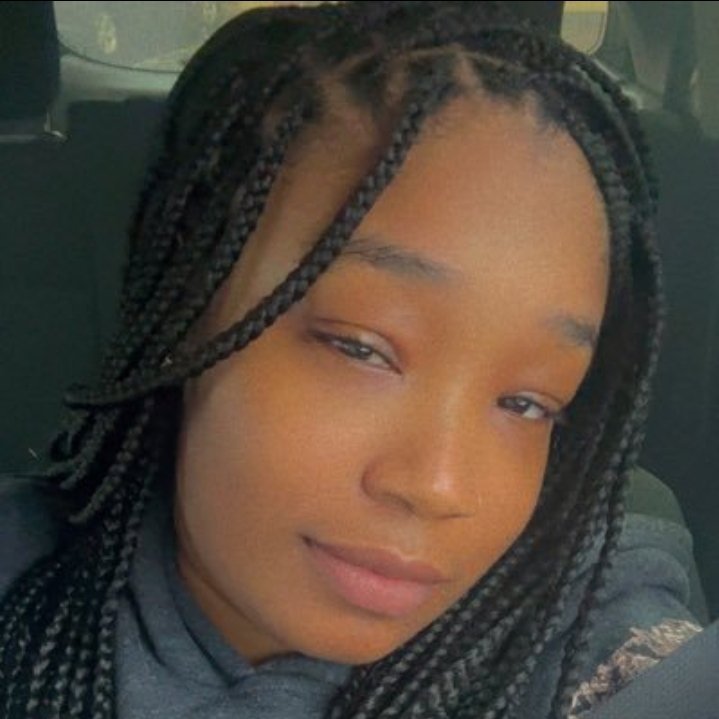 starzriot's tweet image. Using a fake photo hoe try again