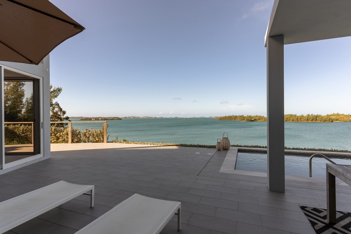 sothebysrealty's tweet photo. A rare opportunity in one of Bermuda’s most coveted enclaves, this modern estate towers above sea level for unmatched privacy and spectacular views.

Extraordinary property of the day represented by Rego Sotheby's International Realty https://t.co/1jSwEptMjb https://t.co/XNEptj8Kj7