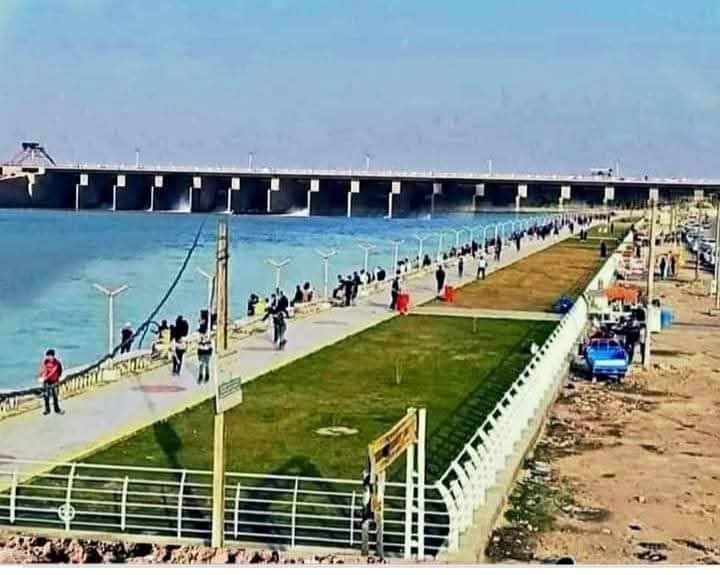 جمال ونظافه مدينة #سامراء عاصمة الدولة العباسيه ((#سرى من رأى))  قبل الاحتلال الامريكي-الفارسي كان الجمال فيها هويةً وتاريخًا، لا مرحلةً عابرة.
#سامراء مدينة الحضارة والروح، تبقى أجمل من كل احتلال، وأعمق من كل تشويه.🇮🇶
