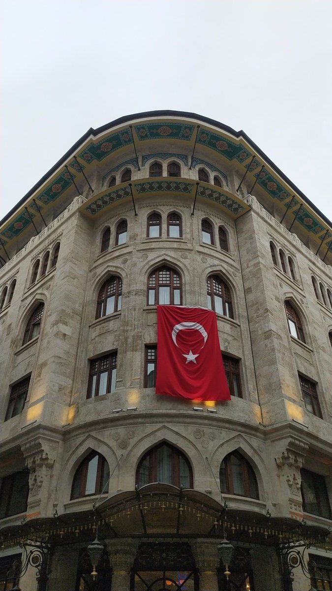 Sana benim gözümle bakmayanın
Mezarını kazacağım!  🇹🇷