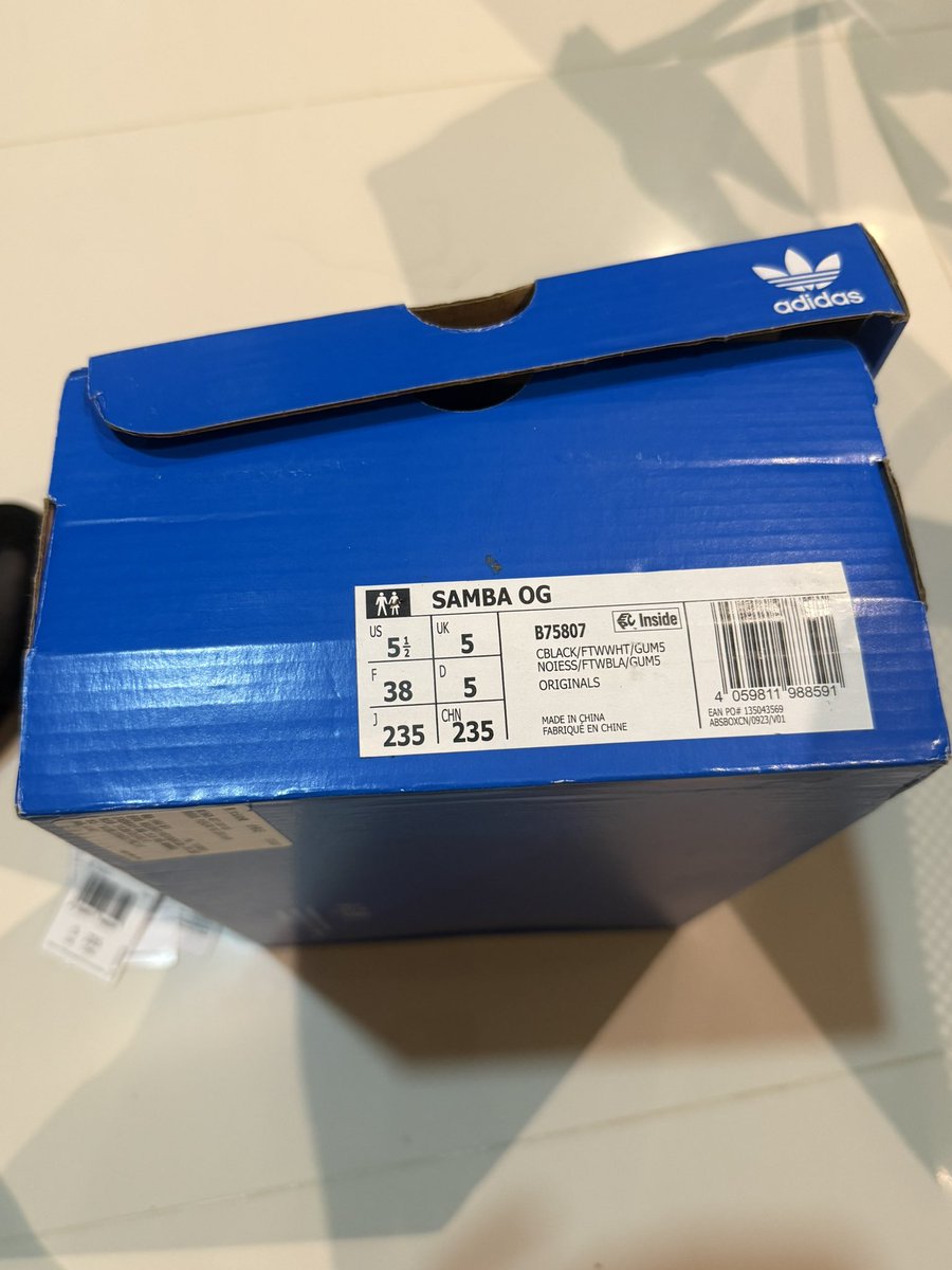 13thgi's tweet image. ￼adidas Samba OG Black White Gum 
38 / 23.5  1750.-  รับผ่อน 1 เดือน 

#ส่งต่อรองเท้า #ส่งต่อรองเท้ามือสอง #ส่งต่อรองเท้าผ้าใบ #ส่งต่อadidas #รองเท้าadidas #samba #รองเท้าผ้าใบมือสองของแท้ #รองเท้ามือ2 #ส่งต่อstylist