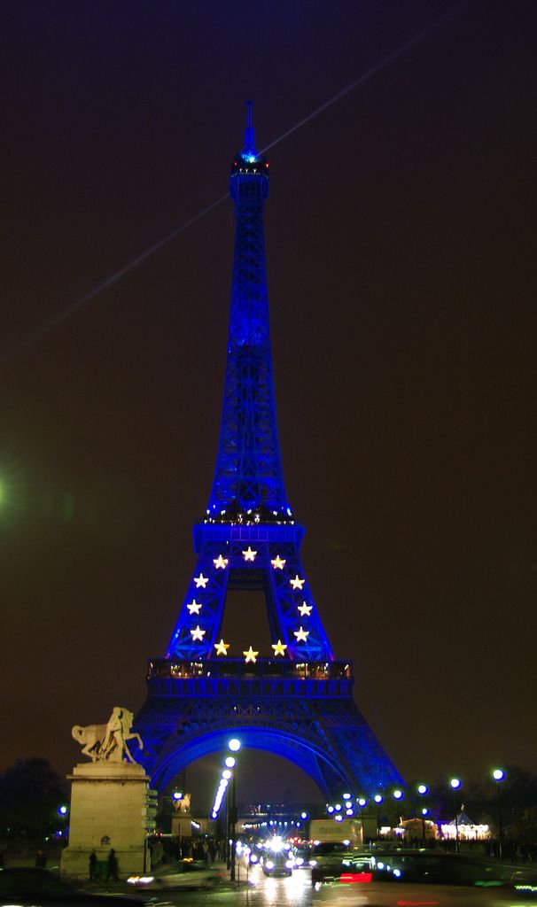 Ils insultent la France. 
Ils moquent l’Europe. 
Ils vomissent sur Macron.

Mais ce qu’ils ne supportent pas, c’est que nous tenions tête.  
À Washington, à Pékin, à Moscou, à Riyad.  
Sans baisser les yeux. 
Sans vendre nos principes.

L’Europe est plus forte qu’on ne le croit.
