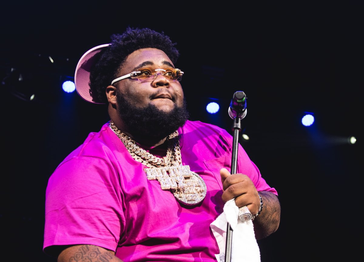 Popular rapper “Rod Wave” was reportedly involved in a D*adly car crash in St. Petersburg, FL running from the police at 99 mph 🤦🏽‍♂️ Doctors says he might never walk again 😳❤️‍🩹

Pray for Rod Wave 🙏🏽🙏🏽