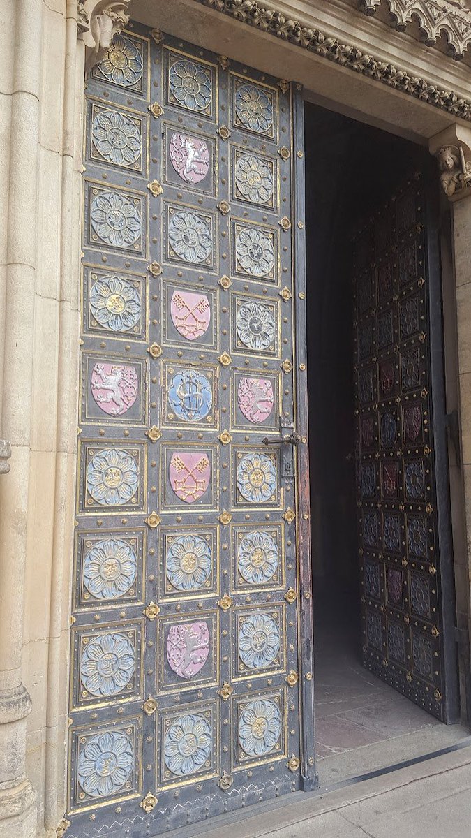 lingosia's tweet image. Basilica of Sts. Peter and Paul, Prague #OpenDoors @pmj_photos #PMJWeeklyChallenge