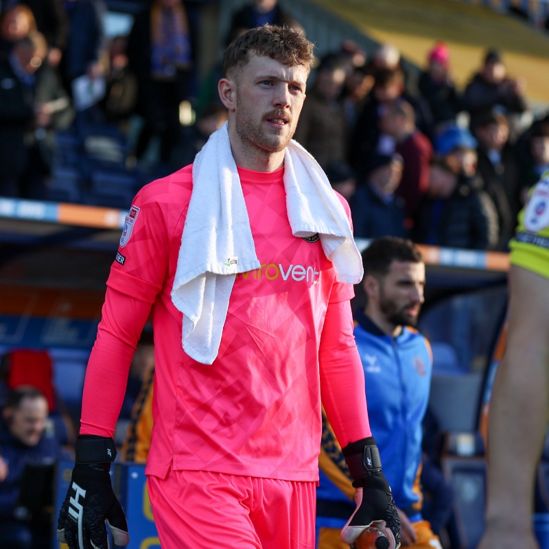 HarrogateTown's tweet photo. Meet our January signings at @HTAFCStore this week 👋

Our five newest arrivals will be in our club shop on Thursday from 3.30pm 🤝

See you there 💛
