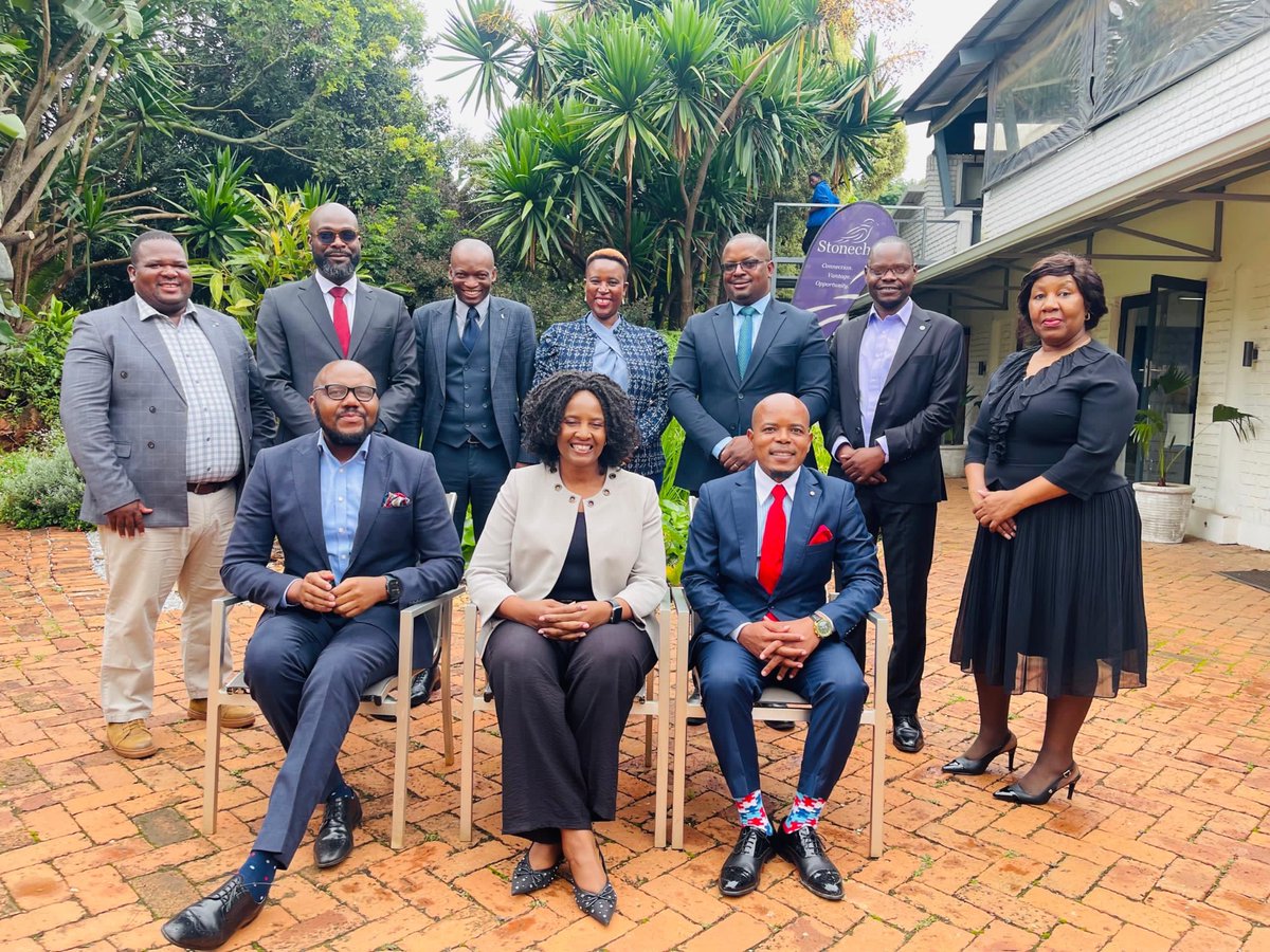 CCAZ2's tweet photo. Introducing the Incoming Customer Experience Association of Zimbabwe (CXAZ) Board of Directors (2026–2027).

A new term, renewed vision, and a shared commitment to advancing customer experience excellence across Zimbabwe.

#IncomingBoard
#CustomerServiceExcellence #CXAZ https://t.co/7oDtfYMUJi